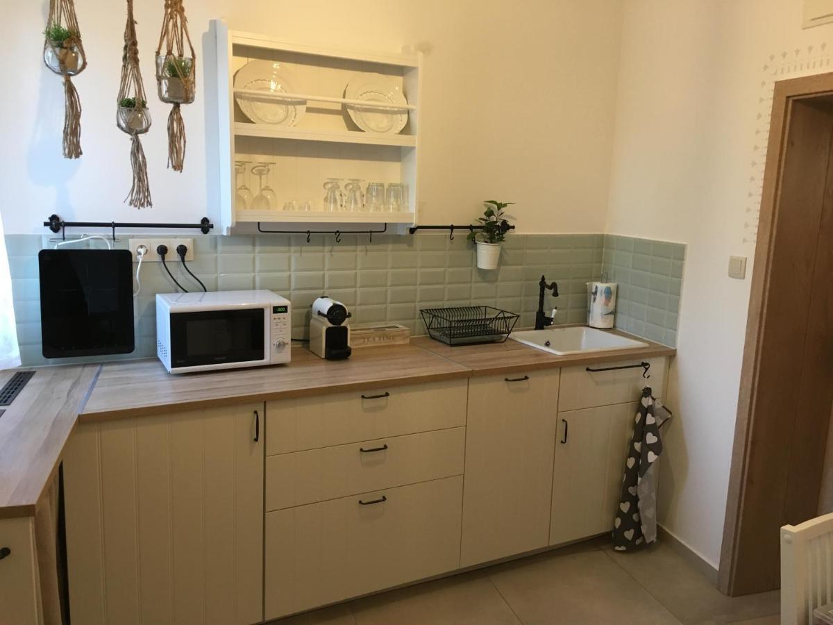 Madarlatta Vendeghaz Hotell Fertőrákos Exteriör bild