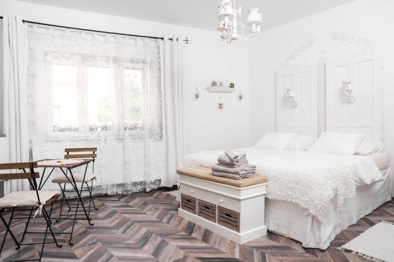 Madarlatta Vendeghaz Hotell Fertőrákos Exteriör bild